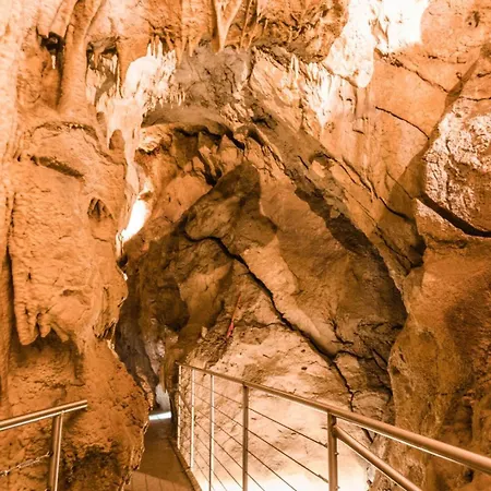 Under The Castle * Dob