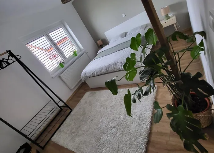 아파트 Under The Castle *